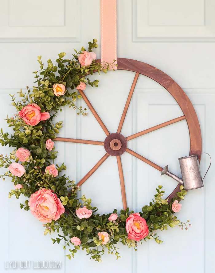 Wagon wheel farmhouse style wreath DIY