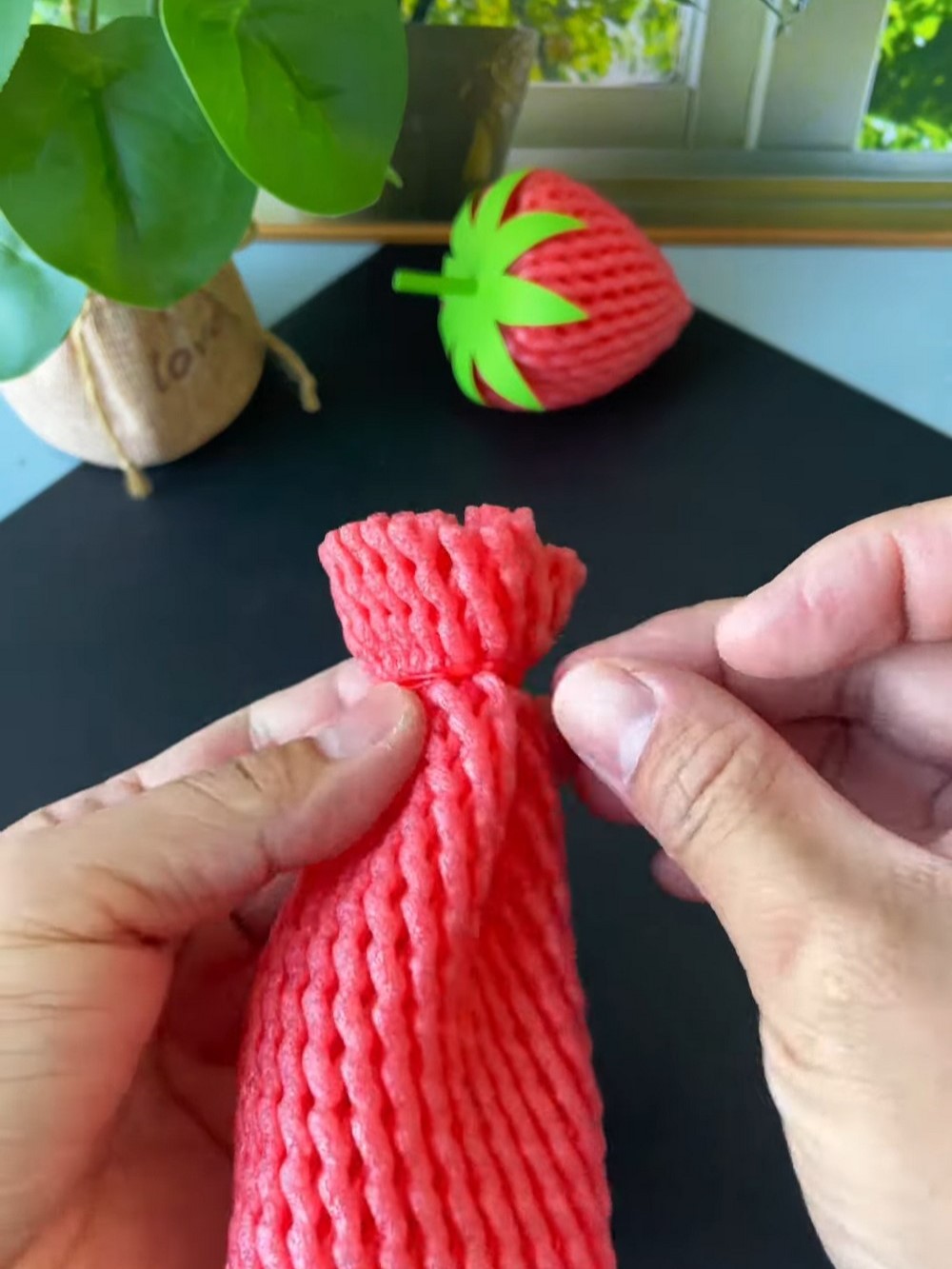 DIY Strawberry From Fruit Net Craft For Summer : Crafts Hive