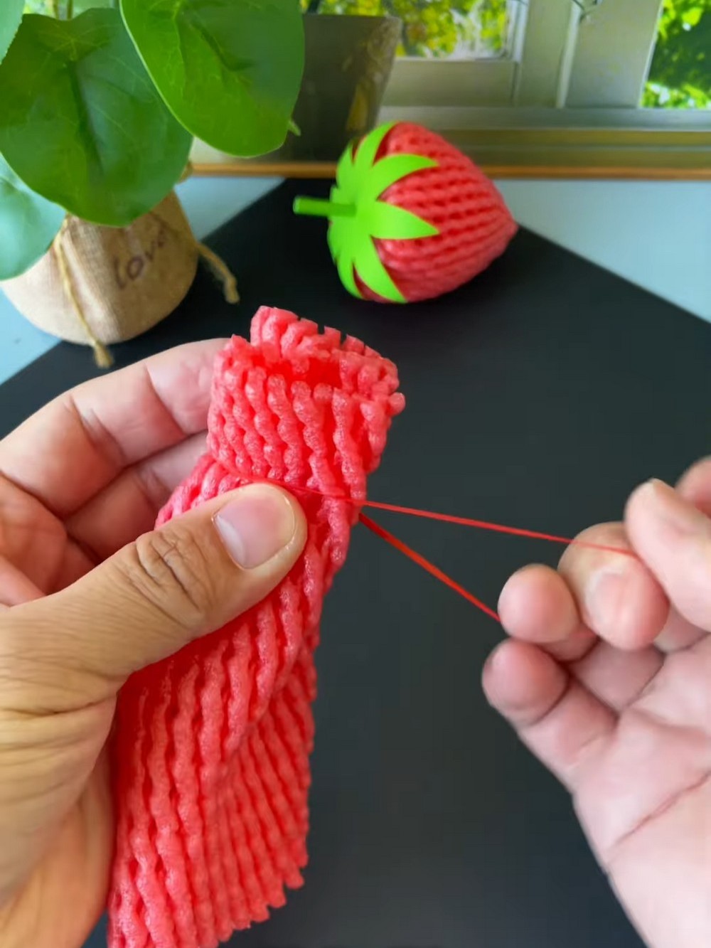 DIY Strawberry From Fruit Net Craft For Summer : Crafts Hive
