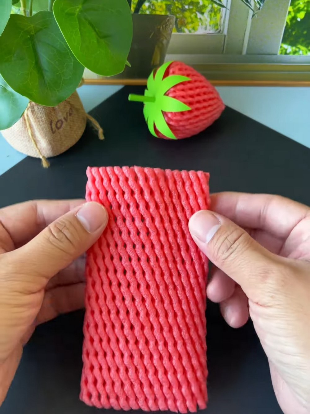 DIY Strawberry From Fruit Net Craft For Summer : Crafts Hive