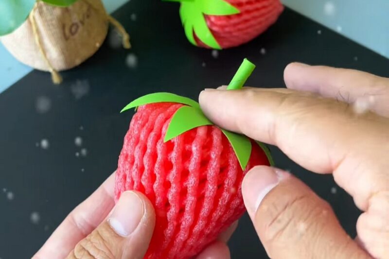 DIY Strawberry From Fruit Net Craft For Summer