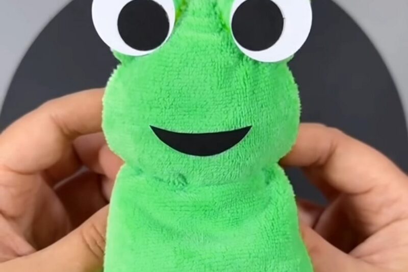 How to Fold Towel For Frog Plushie