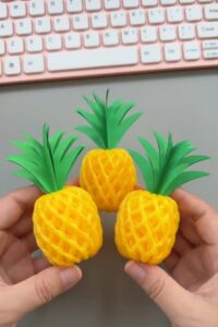 DIY Pineapple from Fruit Net Summer Décor Craft