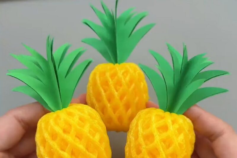 DIY Pineapple from Fruit Net Summer Décor Craft