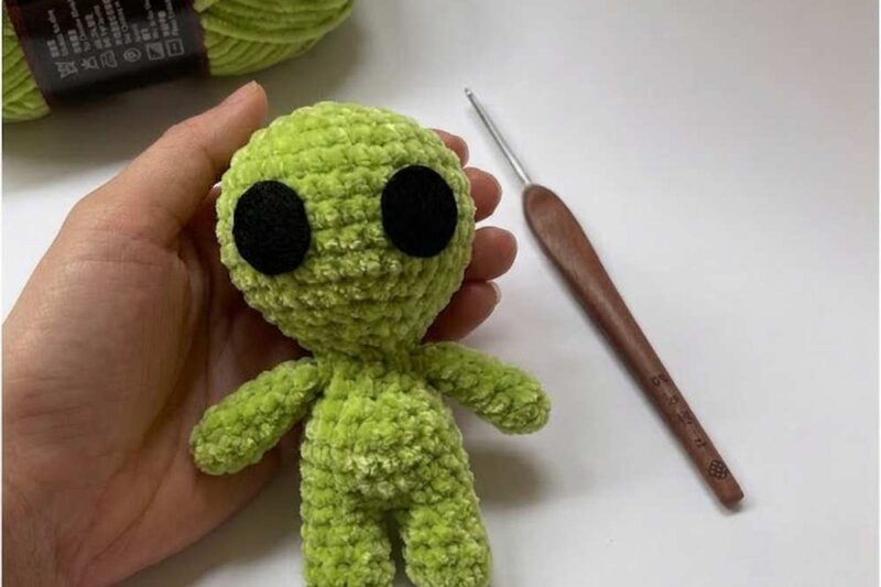 Free Crochet Baby Alien Plushie Pattern for Kids