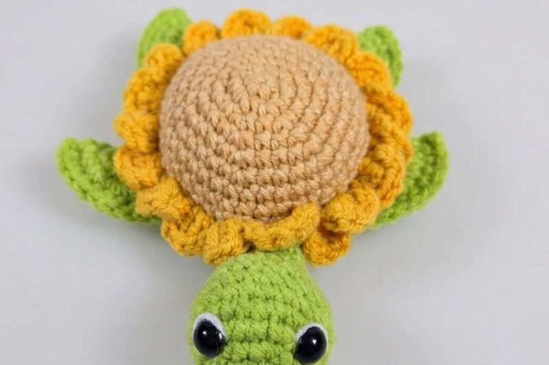 Free Crochet Sunflower Turtle Amigurumi Pattern for Summer
