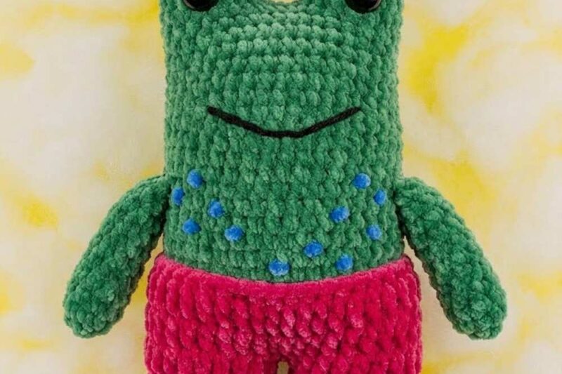 Free Crochet Summer Frog Plushie Pattern for Kids