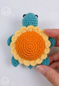 Free Crochet Pumpkin Pie Turtle Amigurumi Pattern for Fall
        
            
            
                Crocheter & Author: Todo a Crochet