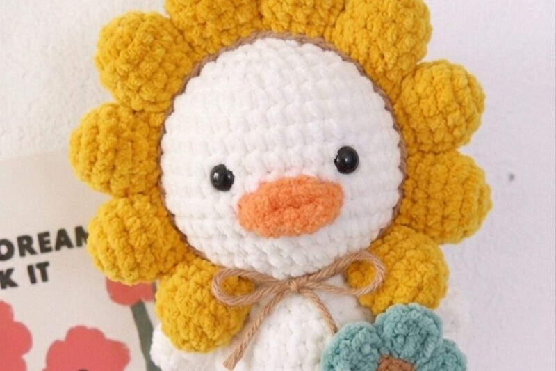 Free Crochet Sunflower Swan Plushie Pattern for Summer