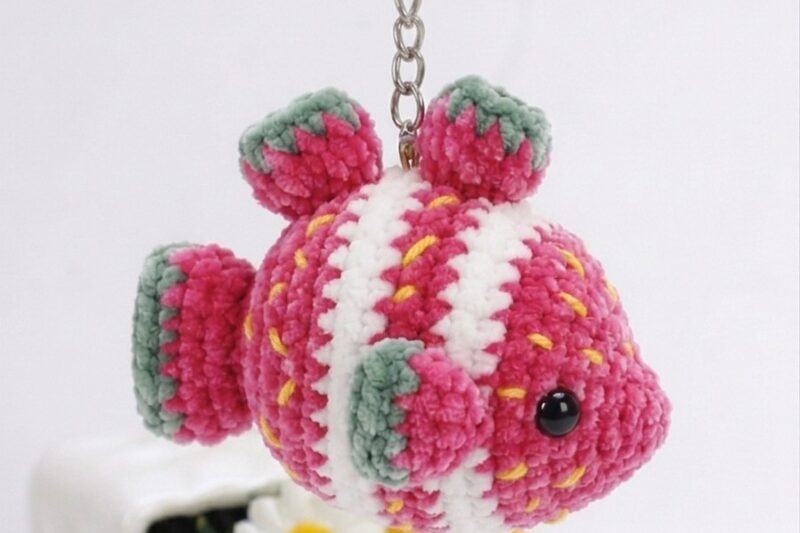 Free Crochet Strawberry Clownfish Pattern for Summer