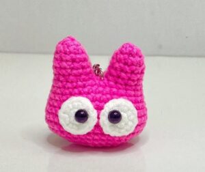 Free Crochet Miniature Cat Face Amigurumi Keychain Pattern