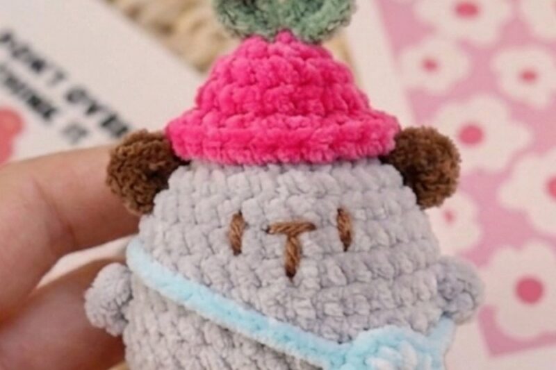 Free Crochet Travelling Kitten Plushie for Summer