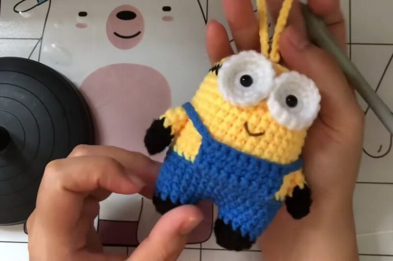 Free Crochet Little Minions Amigurumi Pattern for Kids