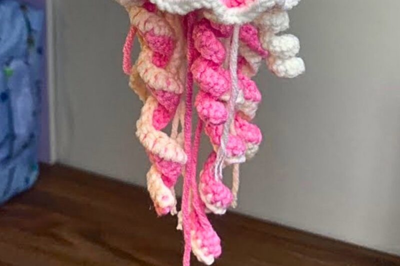 Free Crochet Amigurumi Jellyfish Decoration & Hanging for Summer