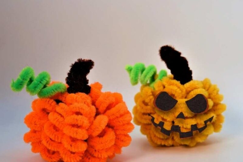 How to DIY 2-in-1 Pipe Cleaner Loopy Pumpkin Plushie for Fall & Halloween