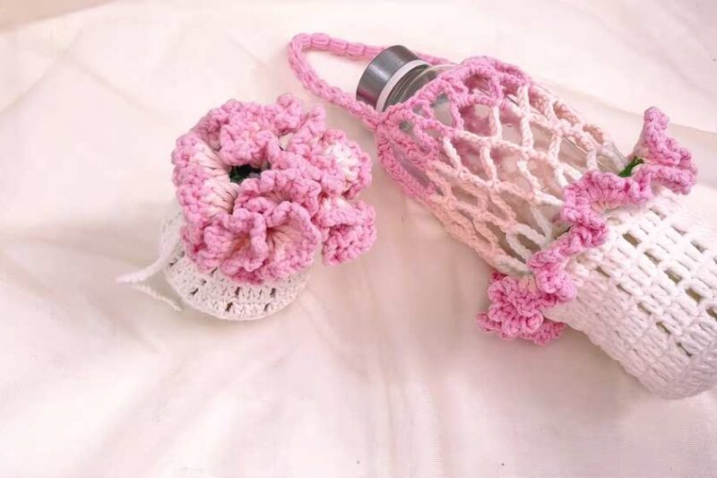 Free Crochet 2-in-1 Flower Water Bottle Holder Pattern (Bouquet Pouch & Bag)