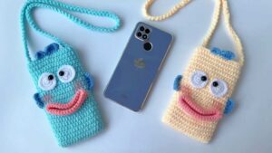 Free Crochet Quirky Phone Pouch for Summer (Hangyodon Phone Bag)