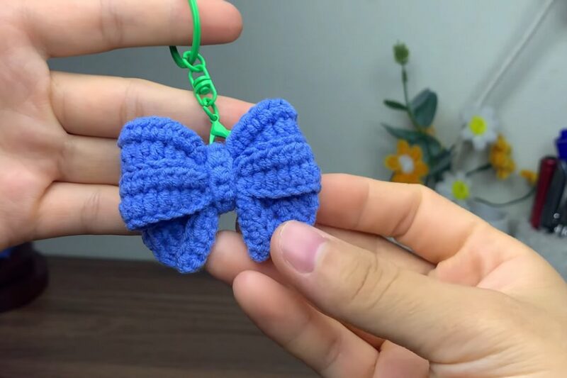 Free Crochet 10-Minute Bow Pattern for Beginners