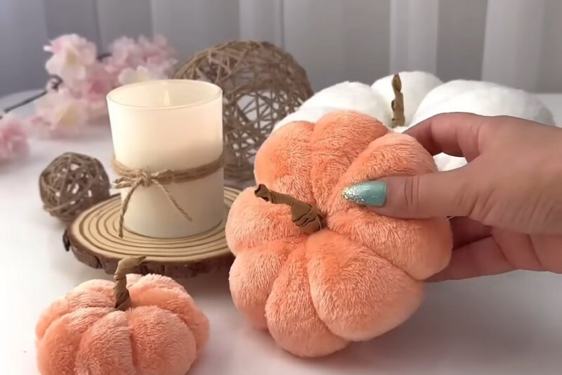 How to DIY a Velvety Fall Pumpkin Decor Out of Towel for Festivals
