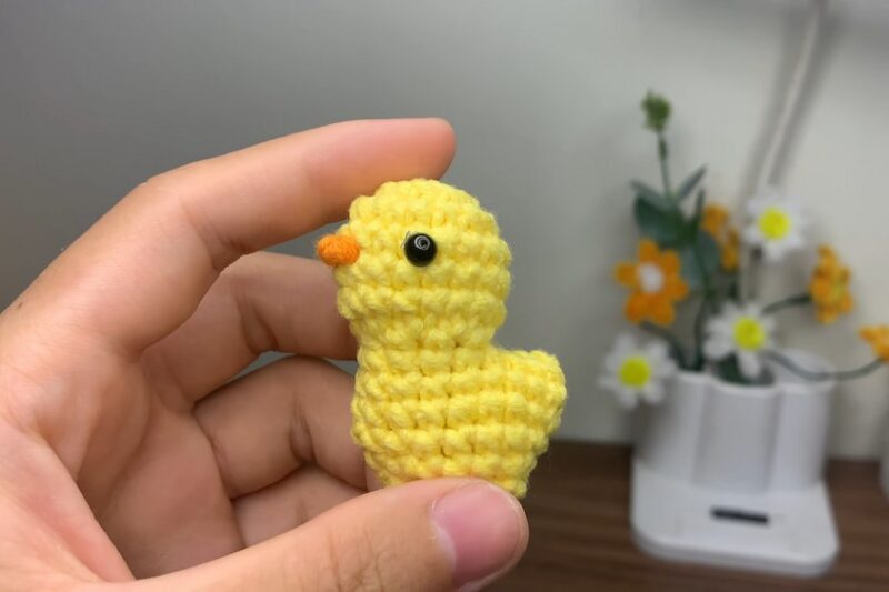 Free Crochet Small Bathtub Duck Amigurumi Pattern for Kids