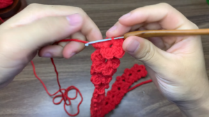 Free Crochet Easy Flower Headband for Summer