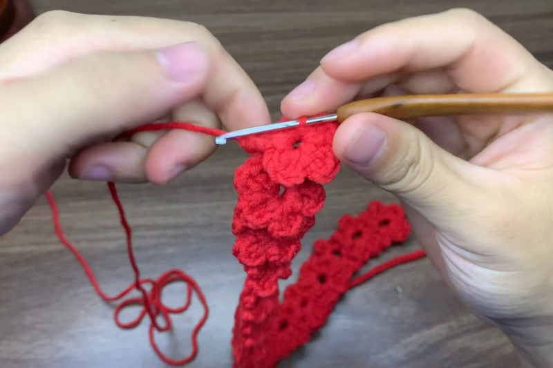 Free Crochet Easy Flower Headband for Summer