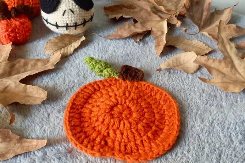 Free Crochet Fall Pumpkin Coaster Pattern for Autumn Decoration