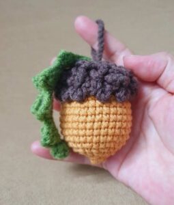 Free Crochet No-Sew Acorn Amigurumi Plushie Pattern for Autumn