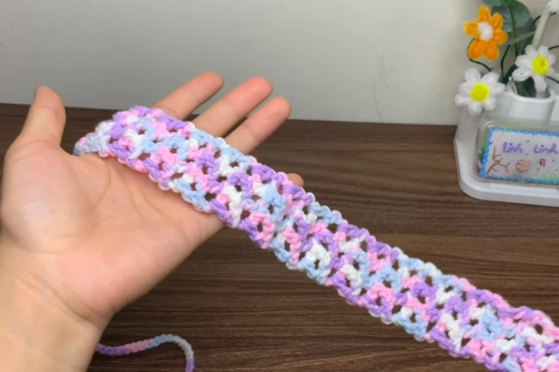 Free Crochet Sweet Headband For Beginners Pattern
