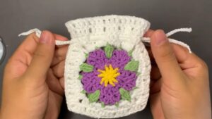 Free Crochet Drawstring Flower Pouch Pattern from Granny Square
        
            
            
            
                Author: Talha