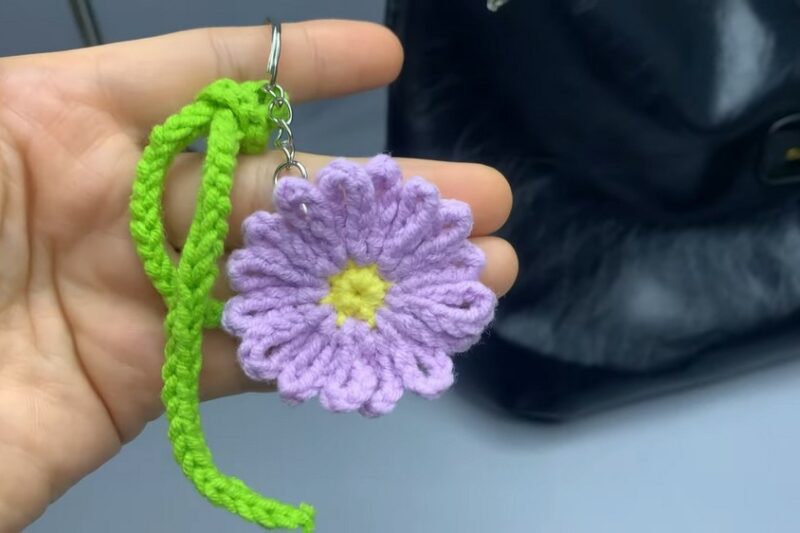 Free Crochet 10-Minute Loopy Flower Pattern for Summer