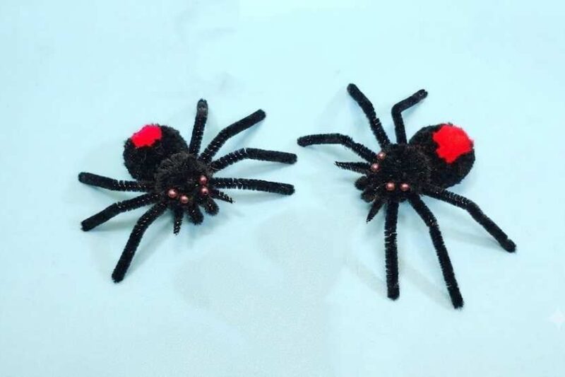 How to DIY Spooky No-Knit Yarn Spider Plushie for Halloween