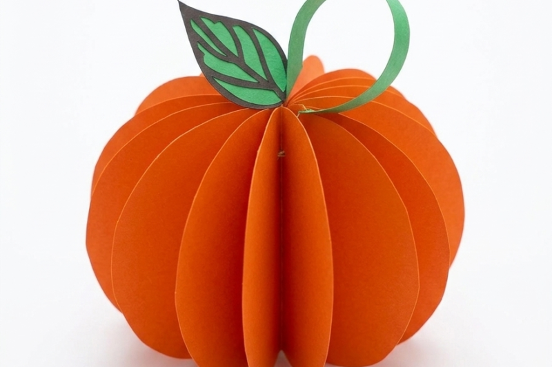 Make a Garland Out of these Paper Pumpkin Ornaments for Fall