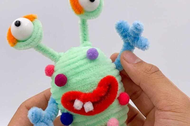 How to Make Pipe Cleaner Wobbly-Eyed Funny Monster Doll for Kids