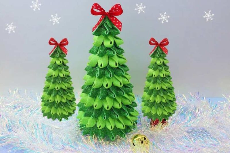 Easiest Christmas Tree Decorations From Glitter Sheets
