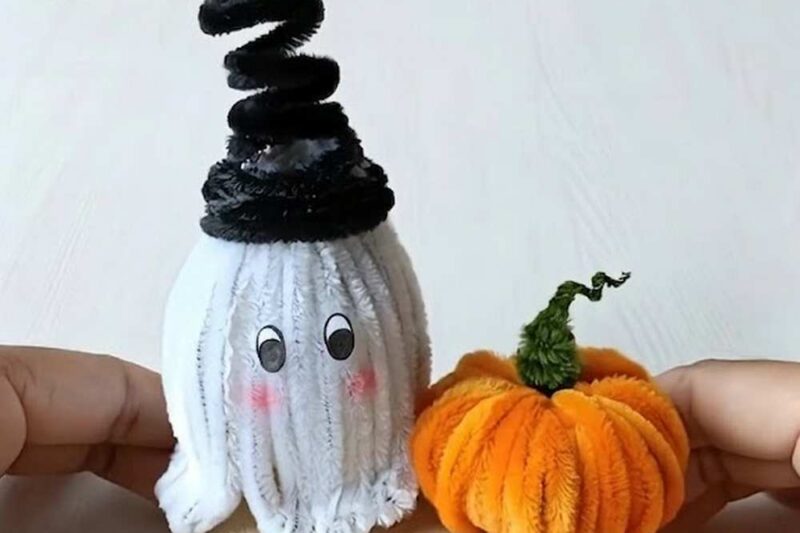 How to DIY FUNNY Pipe Cleaner Ghost & Pumpkin Halloween Decoration