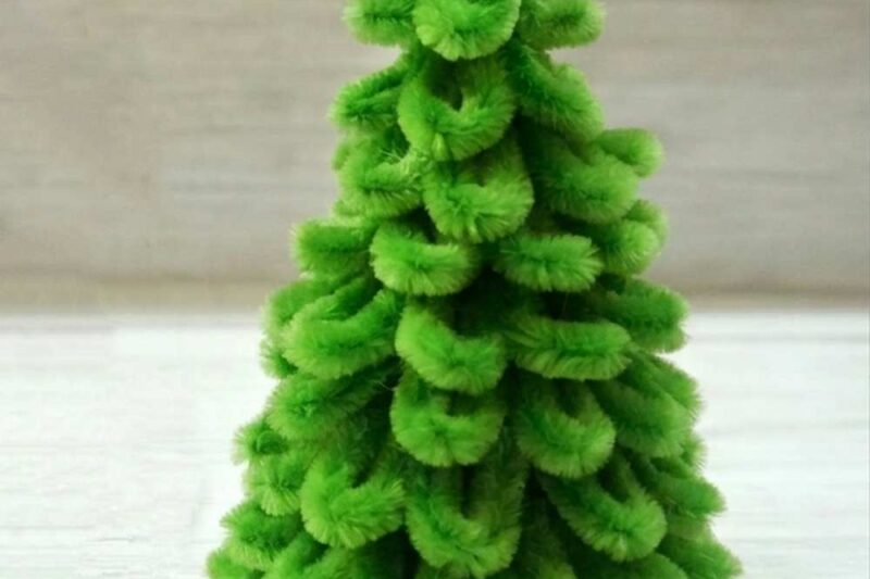Super Easy & Simple Mini Pine Tree from Pipe Cleaners