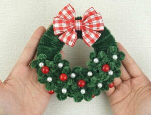 5 Minutes Pipe Cleaner Christmas Wreath Craft with Pearls
        
            
            
                Featuring: Craftbee 9