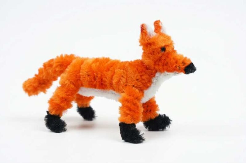 How to DIY an Easy Pipe Cleaner Fox Plushie for Fall