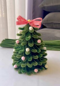 How to DIY Pom Pom Decroated Pipe Cleaner Christmas Tree Decoration
        
            
            
                Reference Images: DIY Dreams