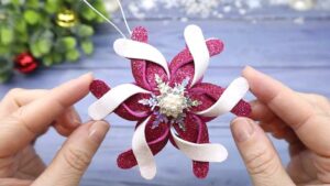 How to Foaming Sheets Popsicles Snowflake Christmas Ornament Tutorial
Featured Crafter: DIYChristmasIDEAS