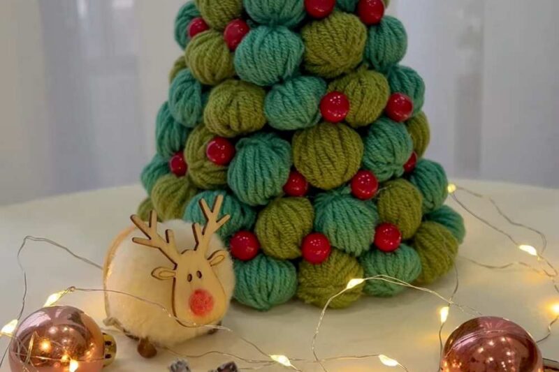 How to Crochet A Puffy No-Trim Yarn Christmas Tree for Christmas