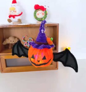 How to DIY Pipe Cleaner Jack-o-Lantern Pumpkin with Bat Wings