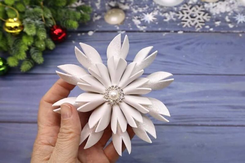 How To Make Two Variations Of Snowflakes From Foam