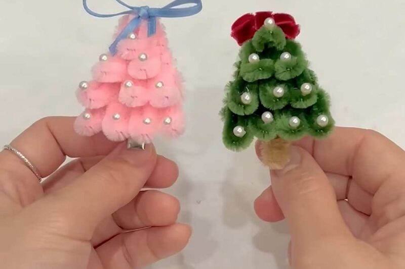 How to DIY Christmas Tree Hair Clips out of Pipe Cleaners