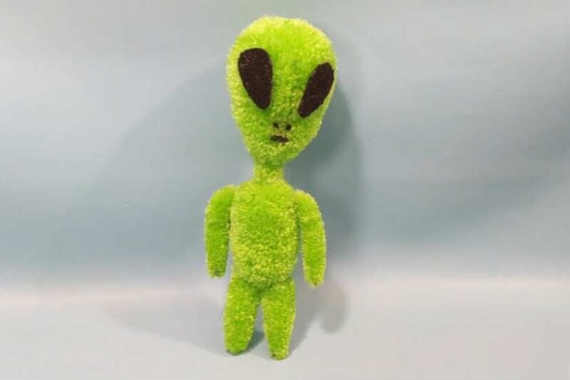 How to DIY No-Knit Pom Pom Green Alien Plushie for Halloween