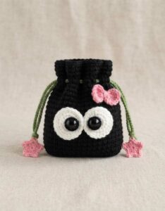Crochet Scary-Cute Googly-Eyed Drawstring Pouch for A Girl
Featuring: Hobbae