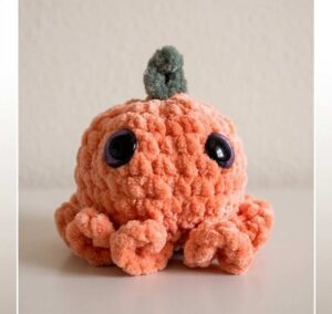 Featuring: How to Crochet Coiled-Arm Pumptopus Plushie for Halloween
        
            
            
            
                Featuring: Casie