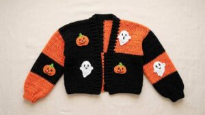 Crochet Ghost & Pumpkin Patchwork Halloween Cardigan
        
            
            
            
                Featuring: Tejidos