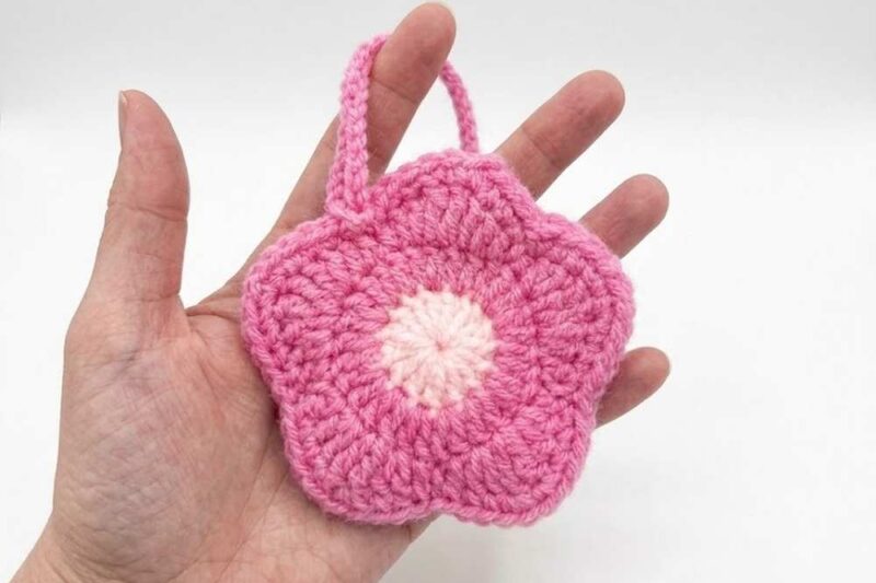 Tutorial to Crochet Power Flower Bag Charms (2-in-1 Purse)